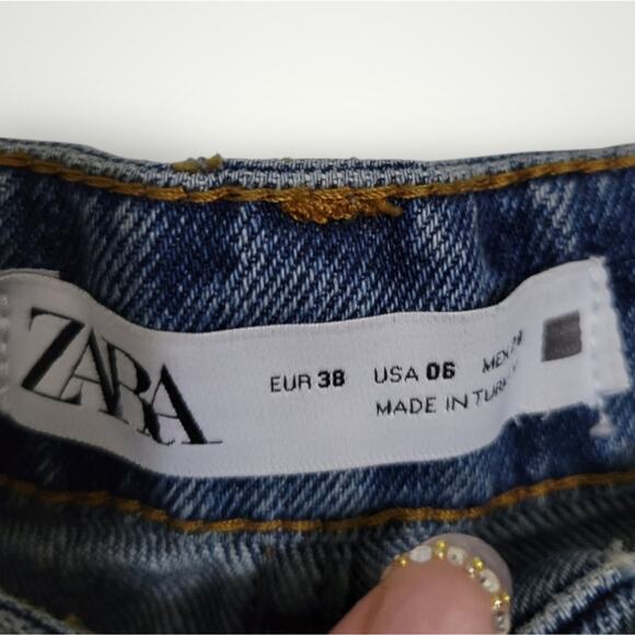 Zara High Rise 90s Full Length Jeans Size 6 Distressed Midwash Raw Hem Classic - Picture 5 of 11